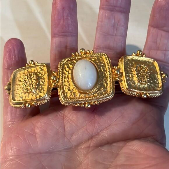 Vintage Victorian Style Costume Gold&White Center  Hair Barrettes Set of 2 - Picture 4 of 7